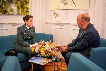Imagen El presidente de la Diputación recibe en visita institucional a la nueva comandante de la Guardia Civil de Segovia